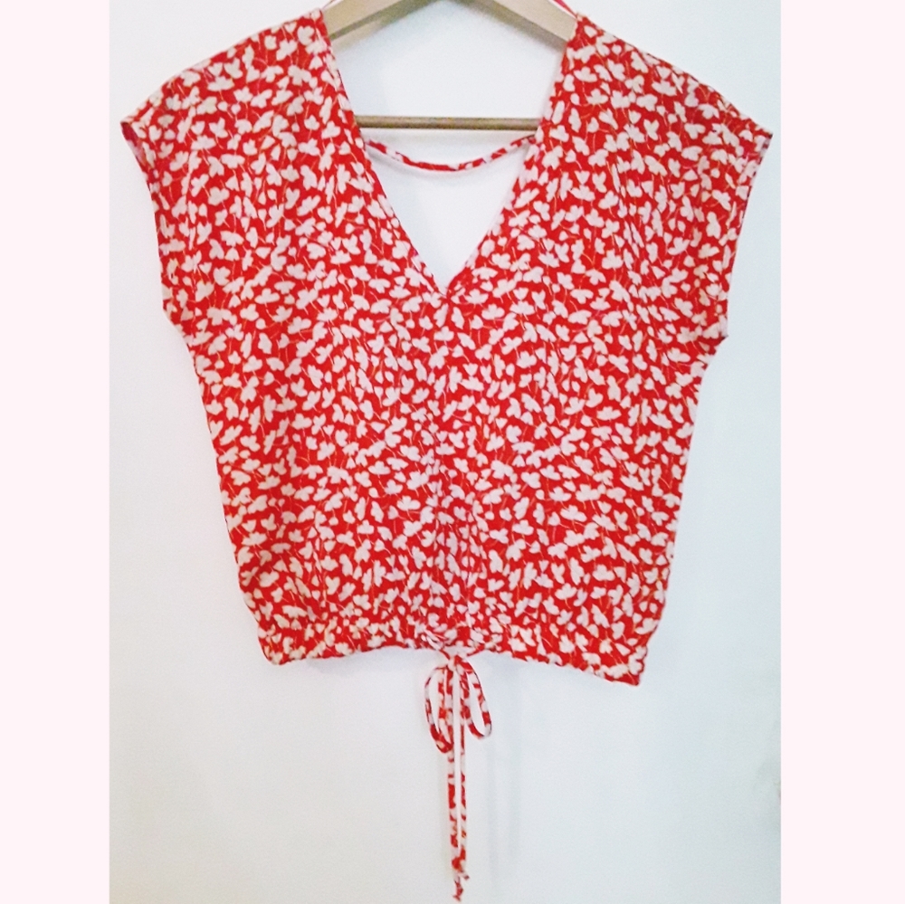 Red and White blouse, v neck, short sleeve, blouse